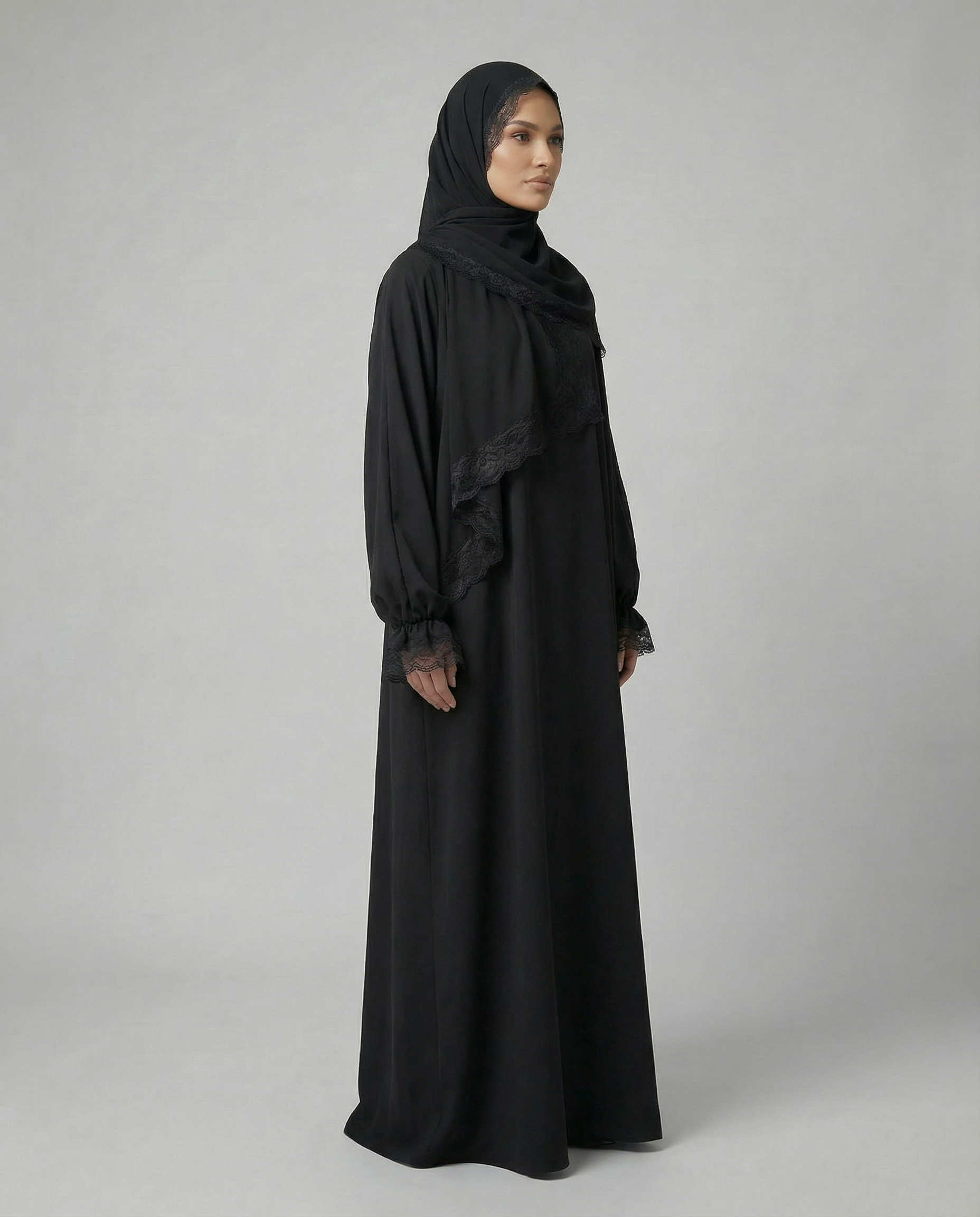 Dantel Detaylı Siyah Abaya