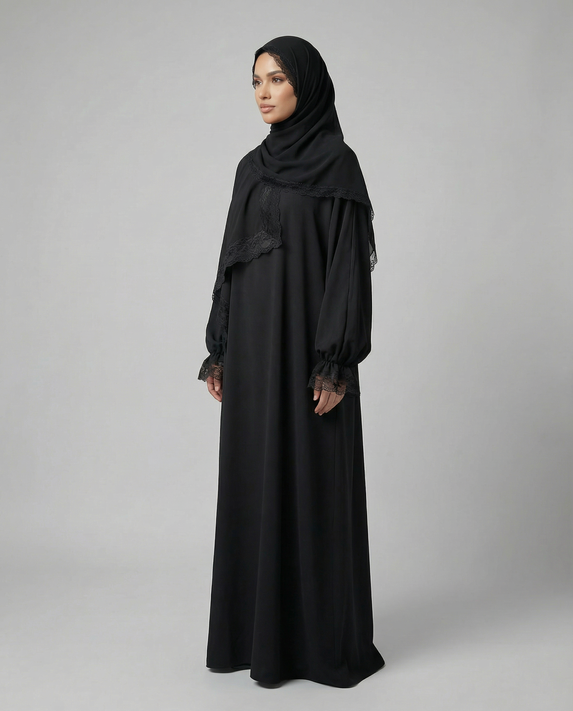 Dantel Detaylı Siyah Abaya